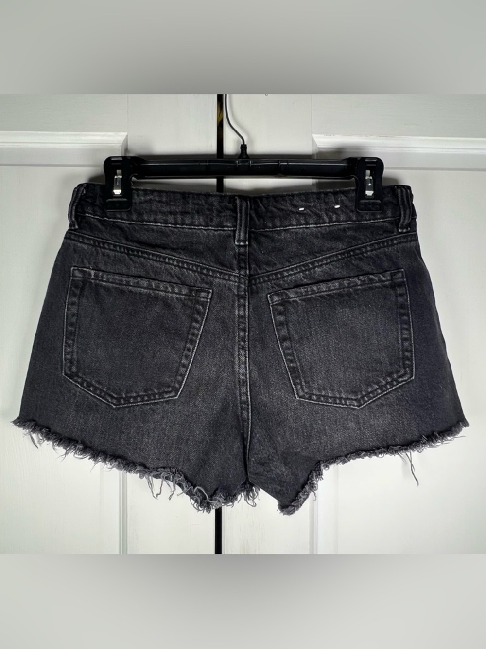 Garage Washed Black Distressed Jean Shorts Pristine Condition Size 3 - Picture 4 of 8